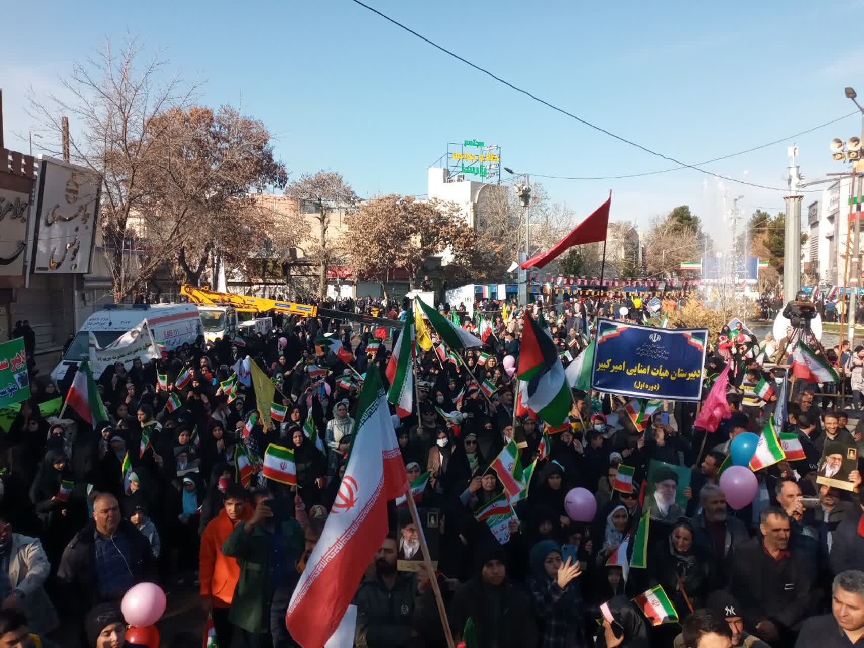حضور حماسی و دشمن شکن مردم خراسان شمالی در راهپیمایی ۲۲ بهمن