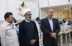 بازدید نماینده ولی فقیه و مسئولان استان از کارگران و مراکز حمایتی